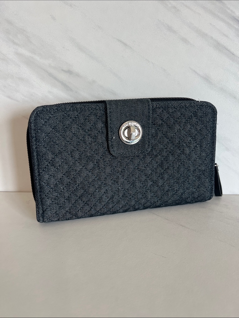Vera Bradley RFID Turnlock Zip Organizer Wallet - Quilted